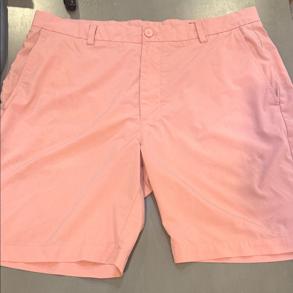 Vineyard Vines Men’s Flat Front Shorts in Pale Pink
